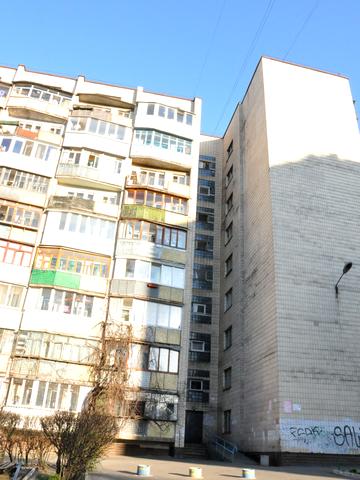 Васильченка вул., 12