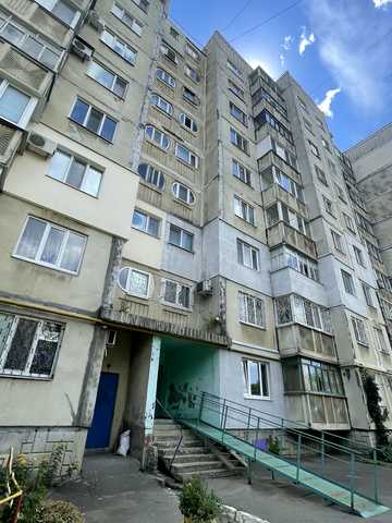 Велика Набережна вул. (50-річчя СРСР), 41