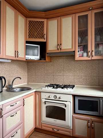 Михайла Грушевського просп. (1 Травня), 165