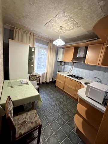 Героїв просп., 40
