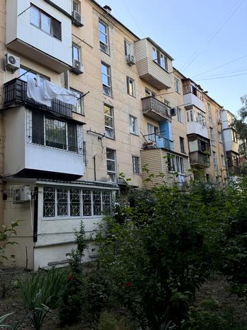 Сегедська вул., 3
