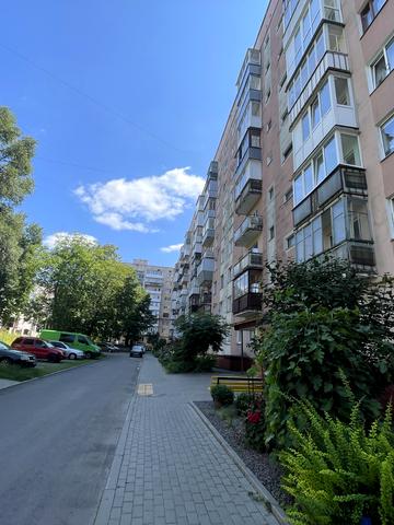 Київська вул., 12