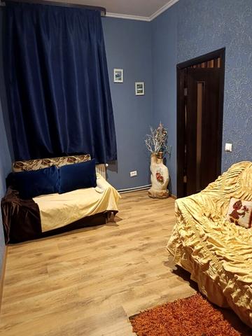 Театральна вул., 23