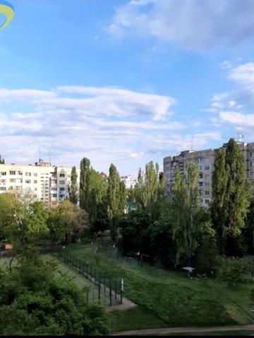 Князя Володимира Великого просп., 126