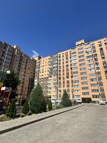 Перемоги просп. (30-річчя Перемоги), 8