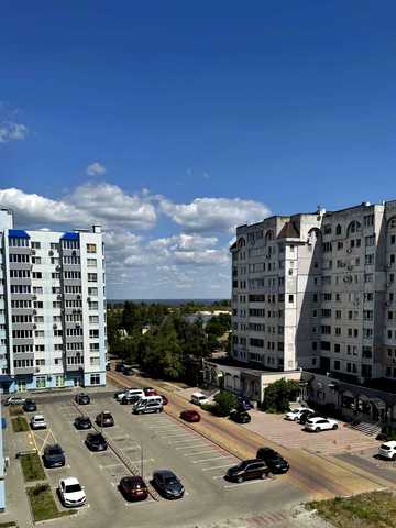 Героїв Дніпра вул., (Будинок)