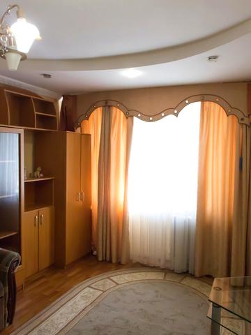 Садиковська вул., 14