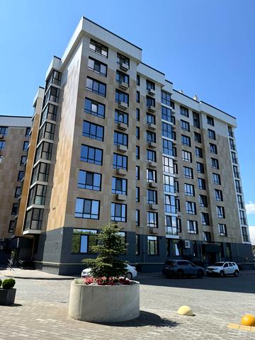 В'ячеслава Чорновола вул. (), 5