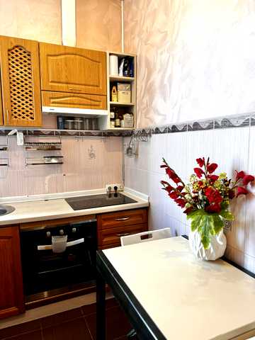 Юрківська вул., 37
