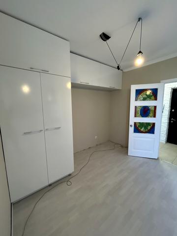 Грушевського вул., 7