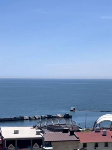 Літературна вул., 8