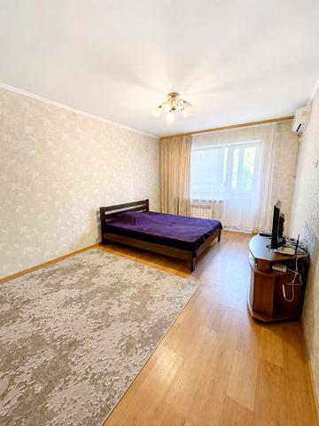 Євпаторійська вул., 104