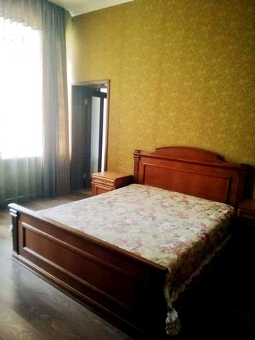 Пастера вул., 18