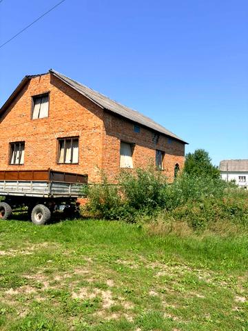 Молодіжна, 13