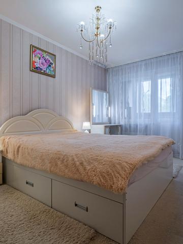 Академіка Корольова просп., 12-І