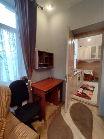 Крехівська вул., 10