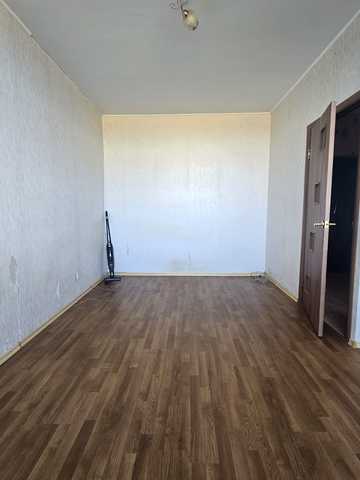 Торгова вул., 1