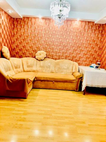 Зброярська вул. (Малиновського), 8