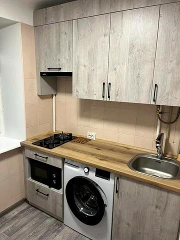 Соборний майдан пл., 10А