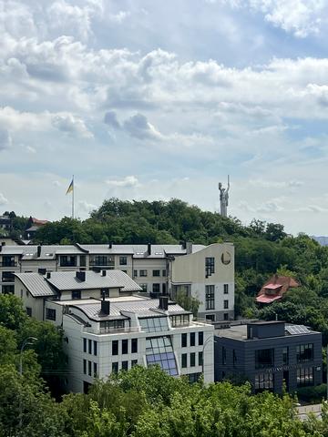 Старонаводницька вул., 8
