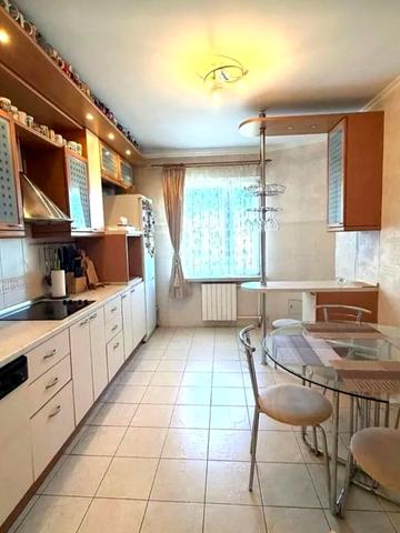 Миколи Бажана просп., 36