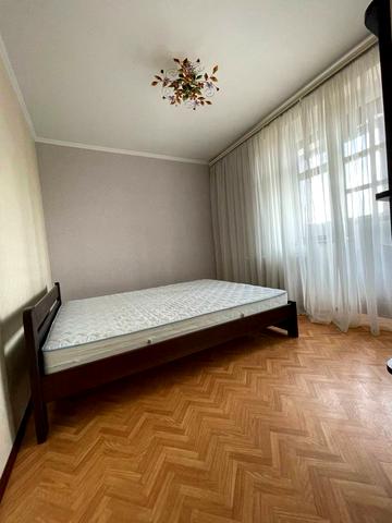 Небесної Сотні просп. (Маршала Жукова), 3А/1