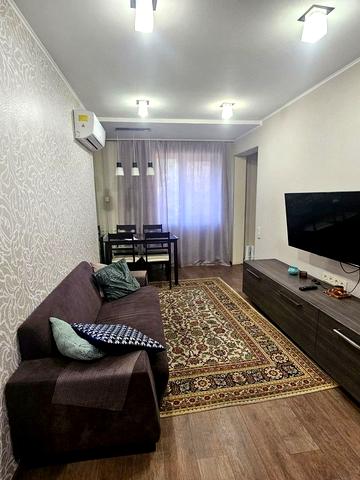 Севастопольська вул., 30