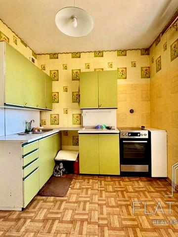 Новаторів вул., 22-В