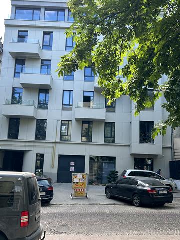 Євгена Коновальця вул. (), (Будинок)