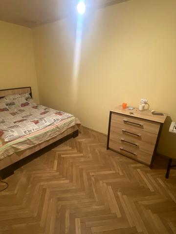 Антона Головатого вул., 5