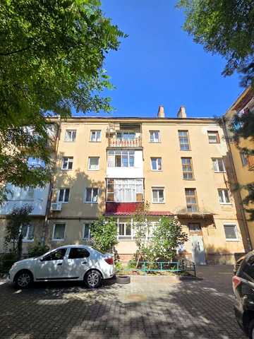 Миколи Вороного вул., 3