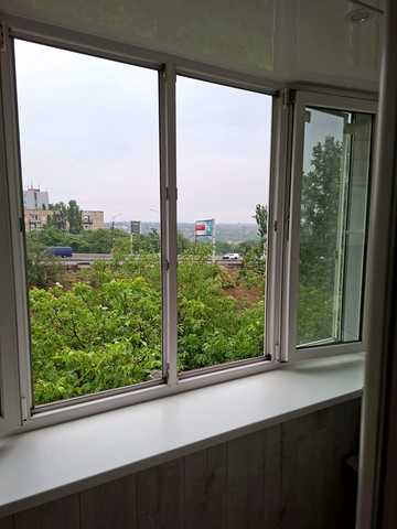 Яценка вул., 4