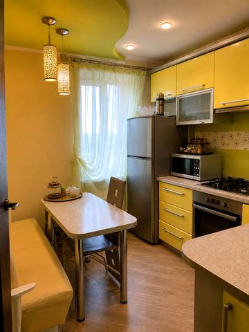Академіка Курчатова просп., 28