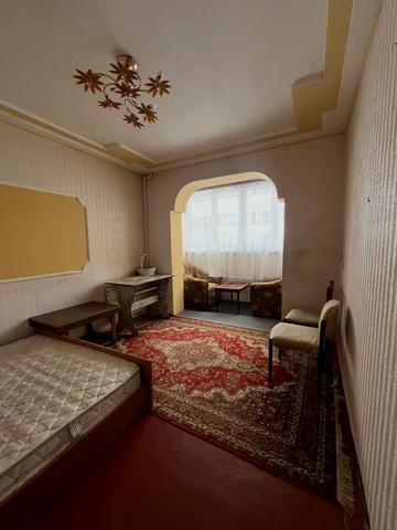 Максима Залізняка вул., 18