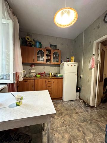 Дзеркальна вул., 54