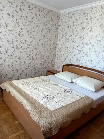 Полярна вул., 8-Є