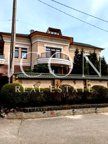 Павла Загребельного вул. (Миколи Раєвського), 8