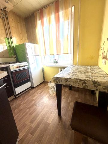 Леся Курбаса просп., 4