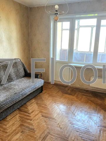 Леоніда Бикова бульв., 7