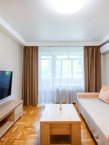 Чорних Запорожців вул. (Петра Запорожця), 5