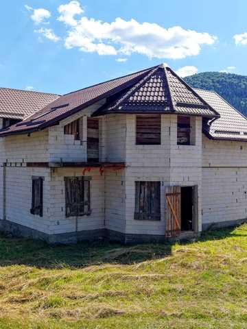 Зарічна вул.