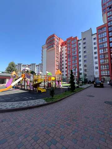 Європейська вул., 1