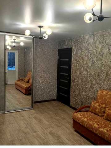 Світла вул., 7