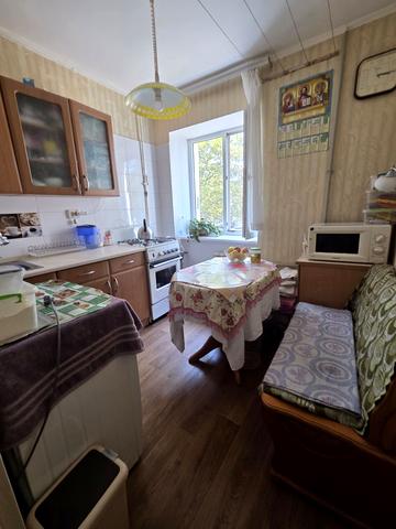 Варненська вул., 11