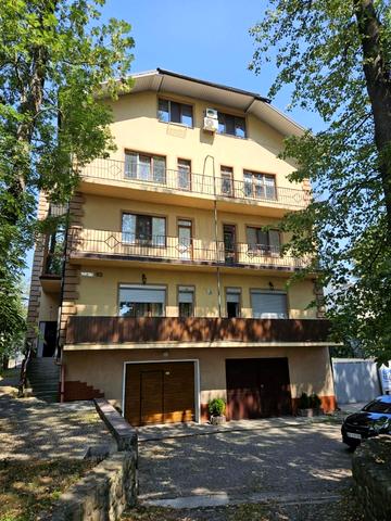 Гетьмана Івана Мазепи вул., 92