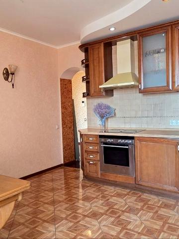 Осіння вул., 33