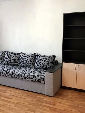 Драгоманова вул., 42