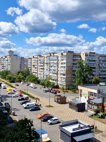 Героїв Дніпра вул., 75