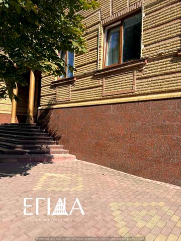 Арсенія Тарковського вул. (Володарського), 8