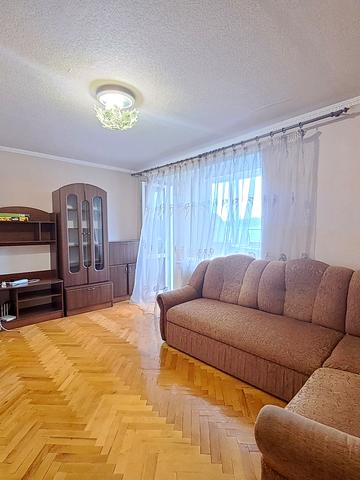 Золотогірська вул., 9